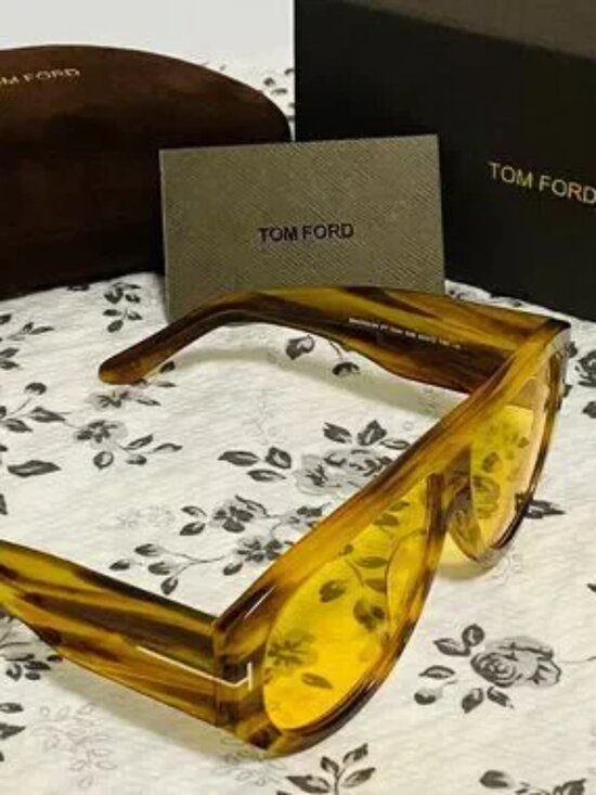 Tom Ford Tortoiseshell Frame Yellow-Lens Sunglasses